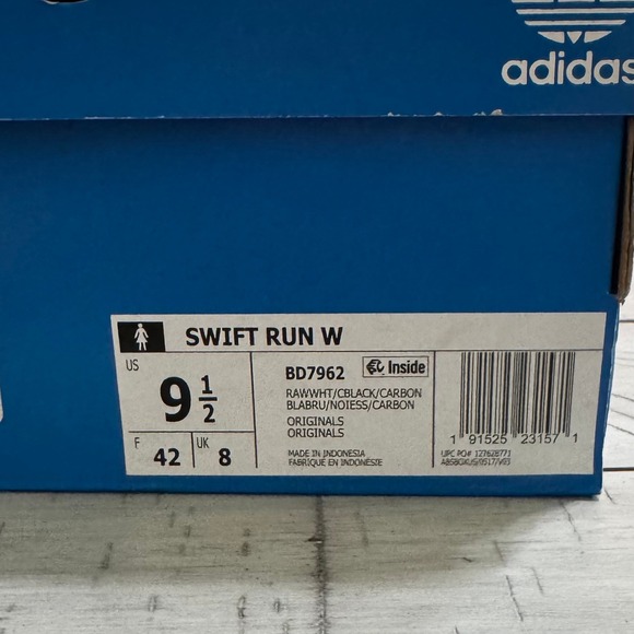 Women's Adidas Swift Run Shoes - New in Box - Size 9.5 - Picture 4 of 9